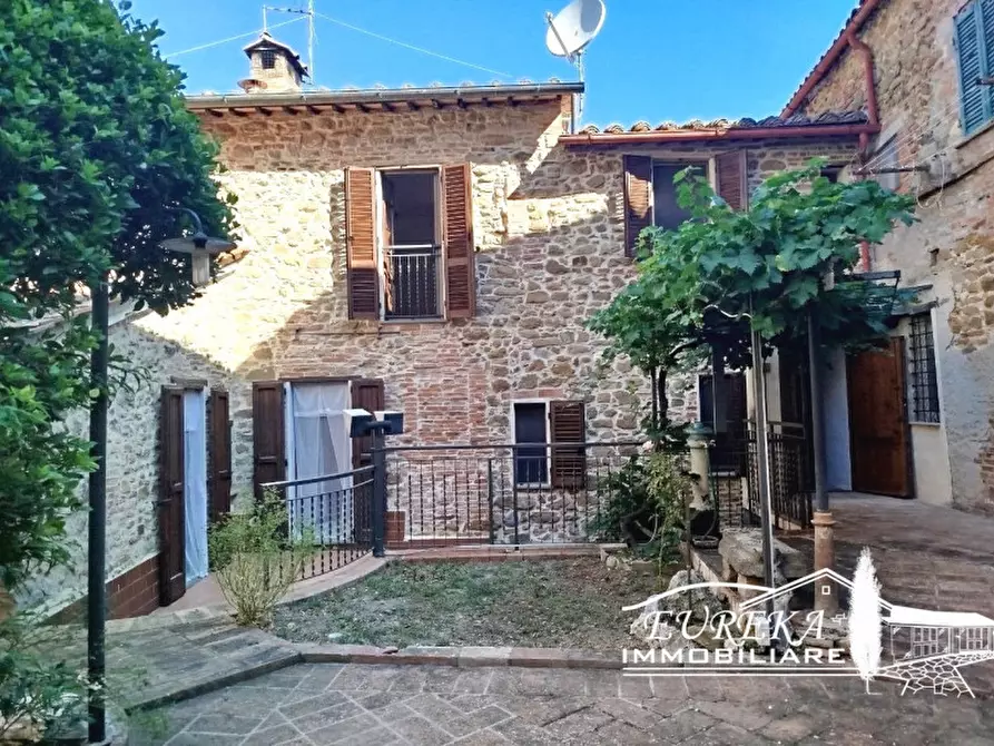 Immagine 1 di Villetta a schiera in vendita  in Via degli Etruschi a Paciano
