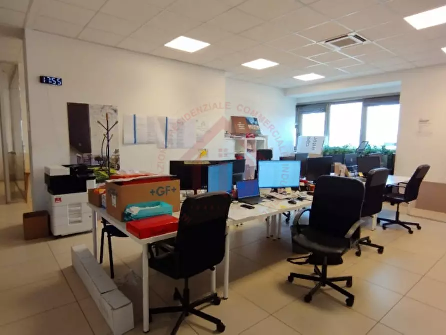 Immagine 3 di Ufficio in affitto  a Limena
