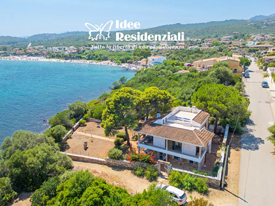 Immagine 1 di Villa in vendita  a Olbia