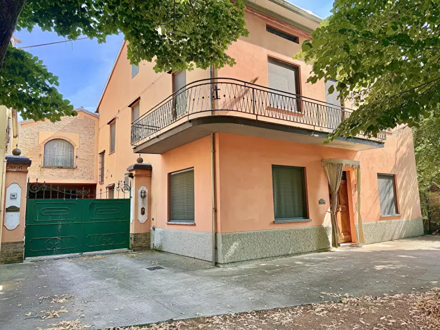 Immagine 1 di Villa in vendita  a Roccabianca
