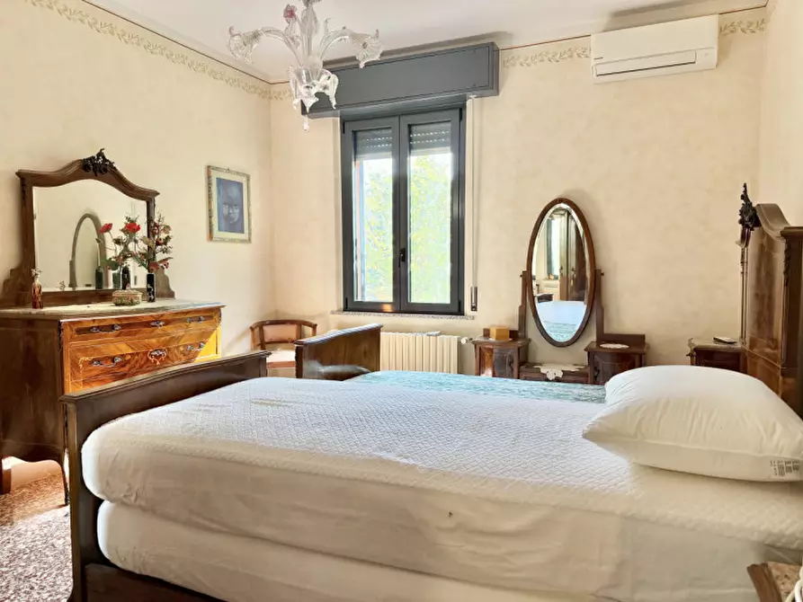 Immagine 24 di Villa in vendita  a Roccabianca