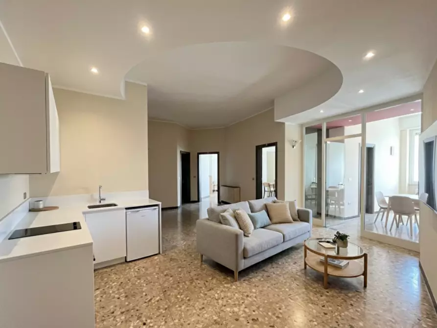 Immagine 1 di Bed & Breakfast in vendita  in Via San Pio quinto a Bologna