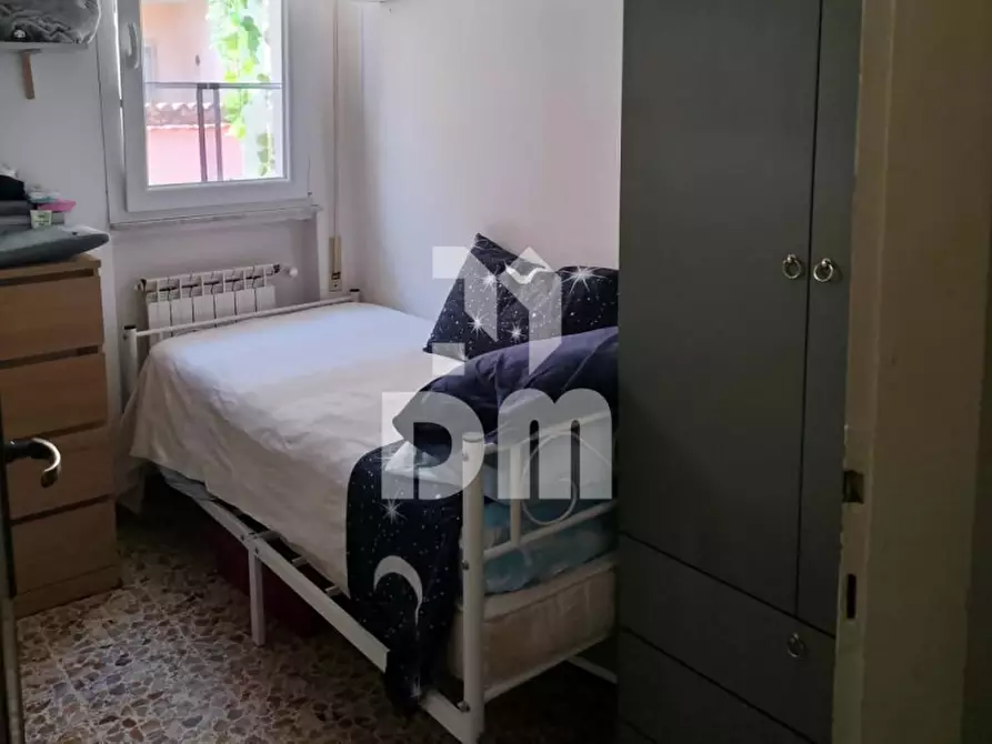 Immagine 10 di Appartamento in vendita  in Via Antonio Pacinotti a Viareggio