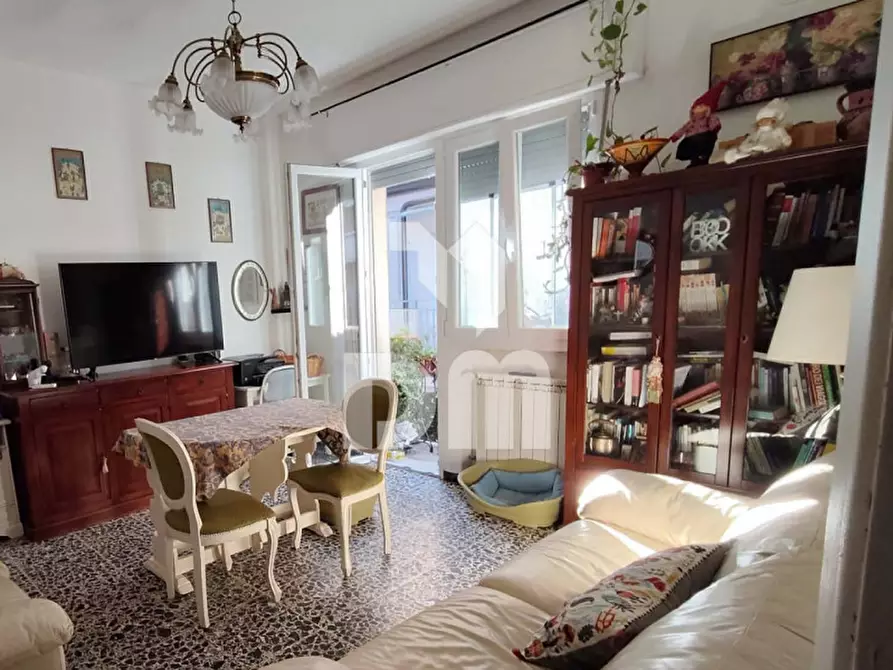 Immagine 11 di Appartamento in vendita  in Via Antonio Pacinotti a Viareggio