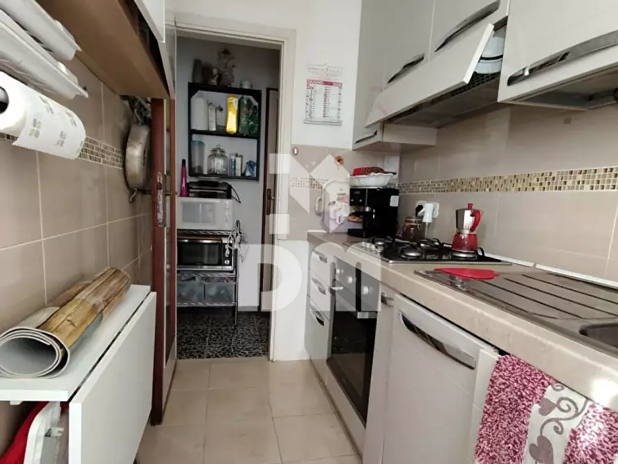 Immagine 13 di Appartamento in vendita  in Via Antonio Pacinotti a Viareggio