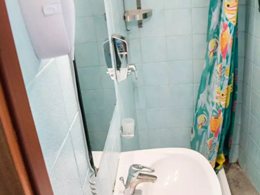 Immagine 3 di Camera in affitto  in Vico Sant Elmo 6 a Napoli