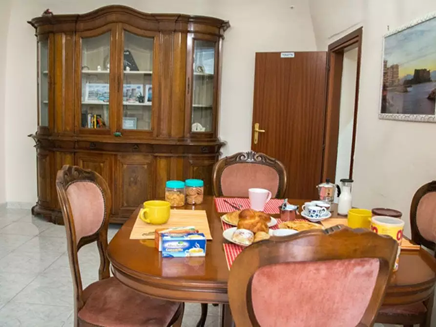 Immagine 22 di Camera in affitto  in Vico Sant Elmo 6 a Napoli