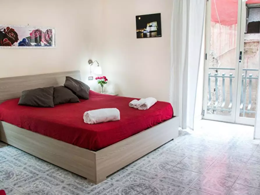 Immagine 27 di Camera in affitto  in Vico Sant Elmo 6 a Napoli