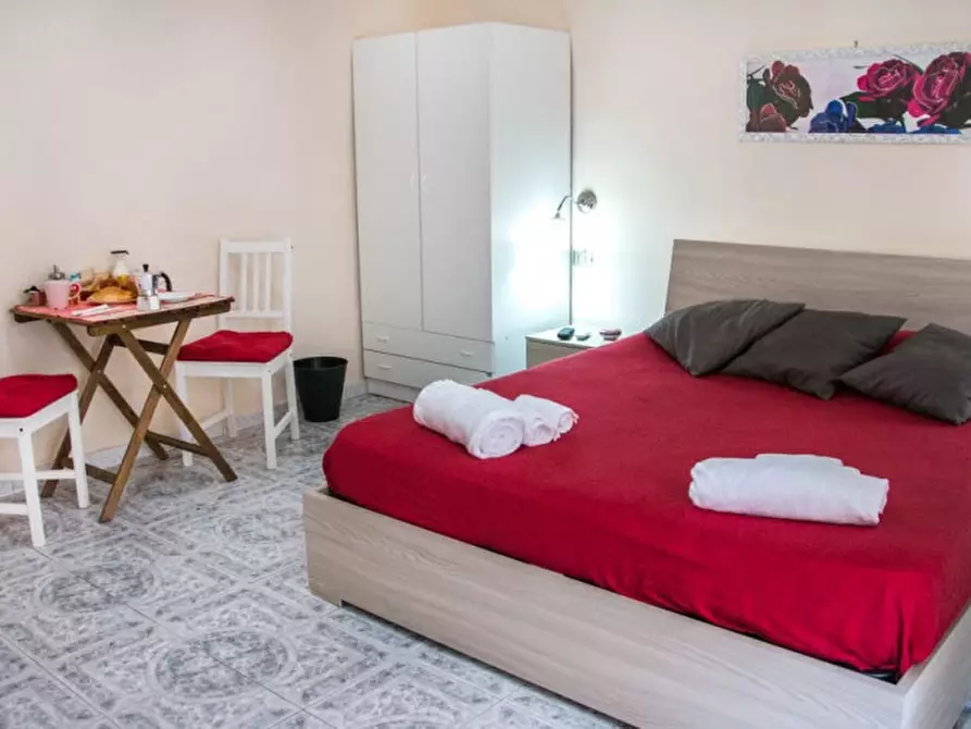 Immagine 31 di Camera in affitto  in Vico Sant Elmo 6 a Napoli