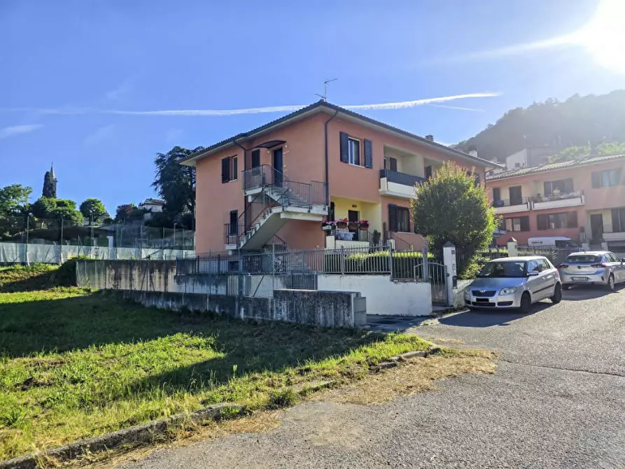 Immagine 1 di Appartamento in vendita  in via Verdi a Lunano