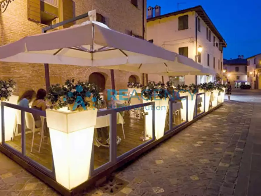Immagine 1 di Attività commerciale in vendita  a Vicenza