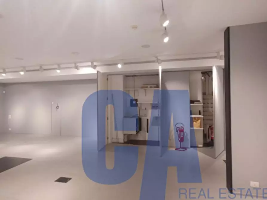 Immagine 14 di Ufficio in affitto  in VIA BAGUTTA a Milano