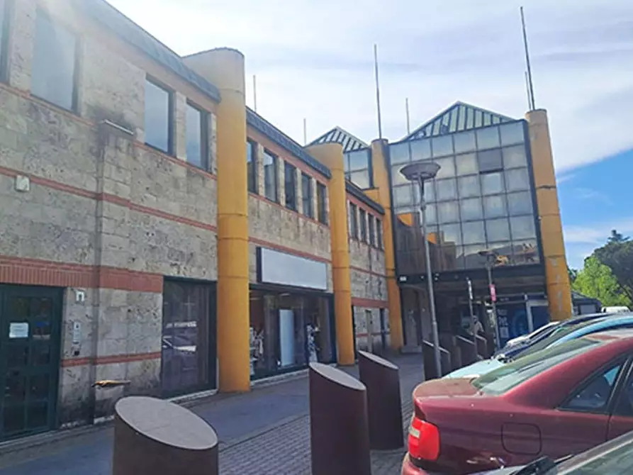 Immagine 20 di Ufficio in vendita  in Via Montefiorino, 10, 05100 Terni TR, Italia a Terni