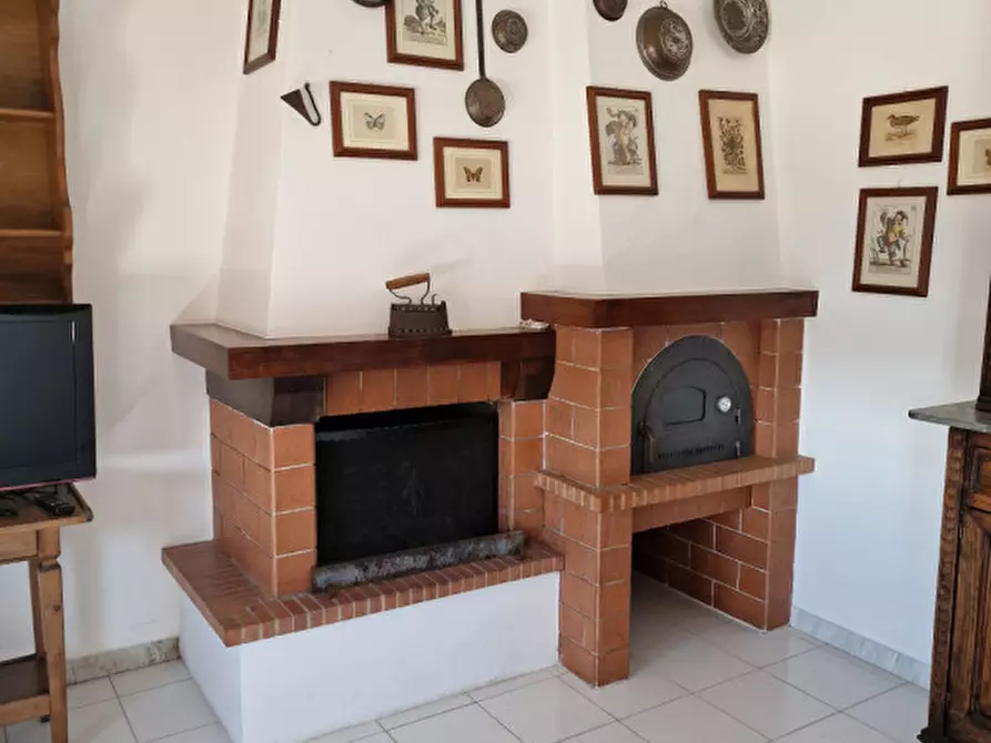 Immagine 21 di Palazzo in vendita  a Torrita Di Siena