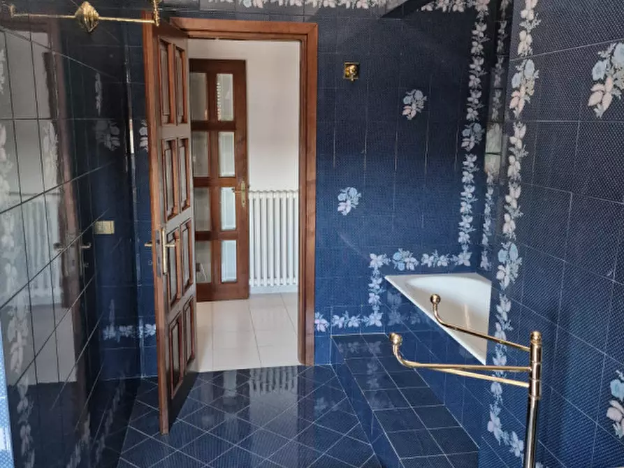 Immagine 26 di Palazzo in vendita  a Torrita Di Siena