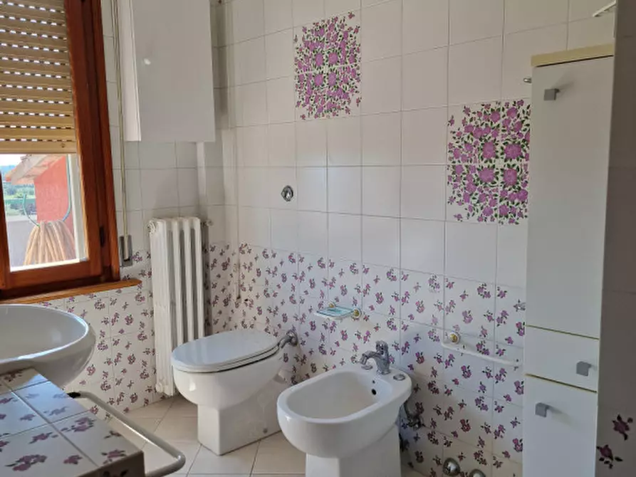 Immagine 29 di Palazzo in vendita  a Torrita Di Siena