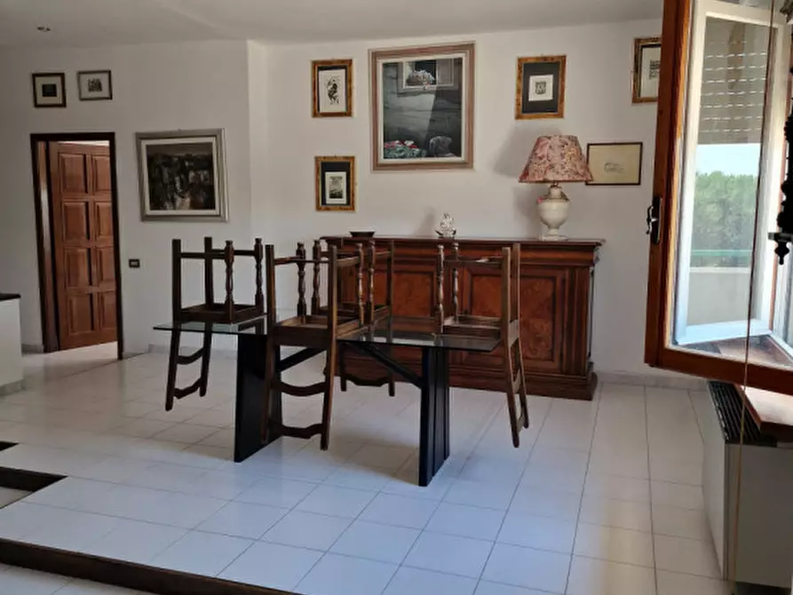 Immagine 36 di Palazzo in vendita  a Torrita Di Siena