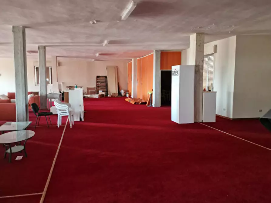 Immagine 39 di Palazzo in vendita  a Torrita Di Siena