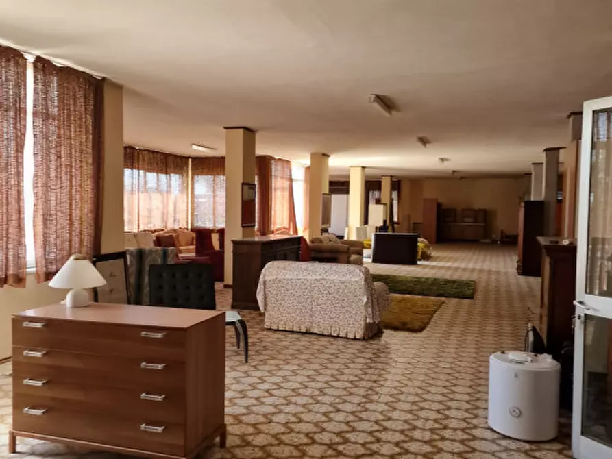 Immagine 48 di Palazzo in vendita  a Torrita Di Siena
