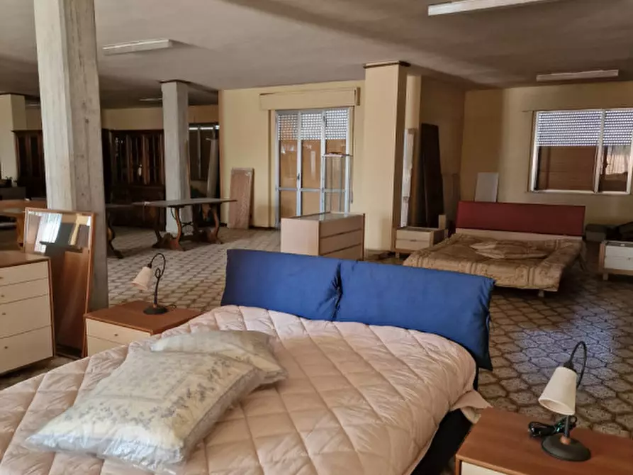 Immagine 55 di Palazzo in vendita  a Torrita Di Siena