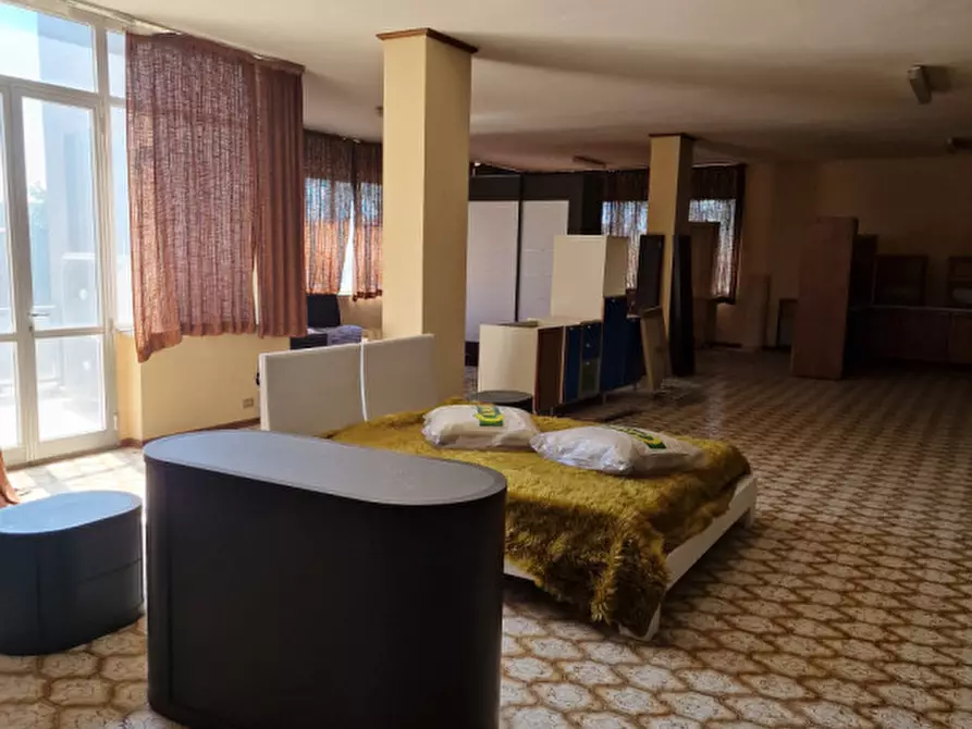 Immagine 56 di Palazzo in vendita  a Torrita Di Siena