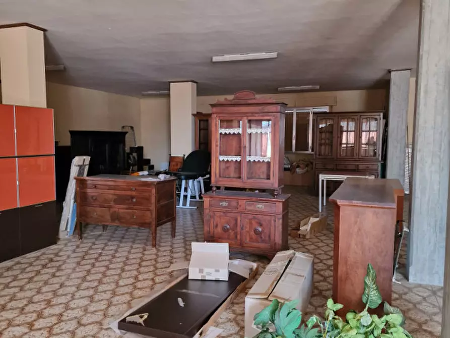 Immagine 58 di Palazzo in vendita  a Torrita Di Siena