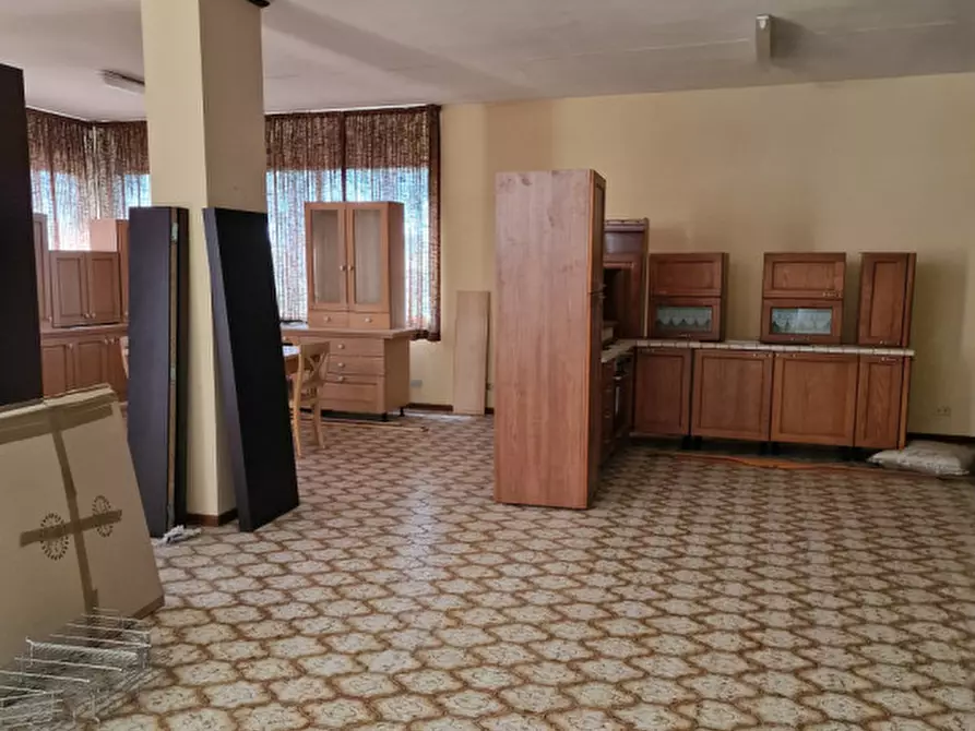 Immagine 60 di Palazzo in vendita  a Torrita Di Siena