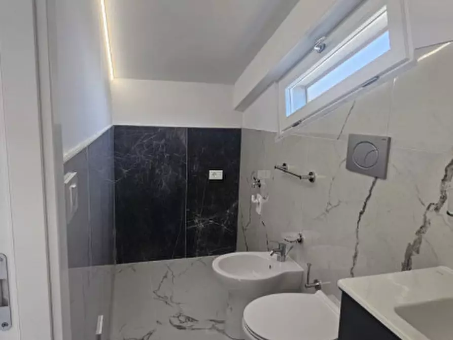 Immagine 13 di Appartamento in affitto  in Viale del Geranio a Matera