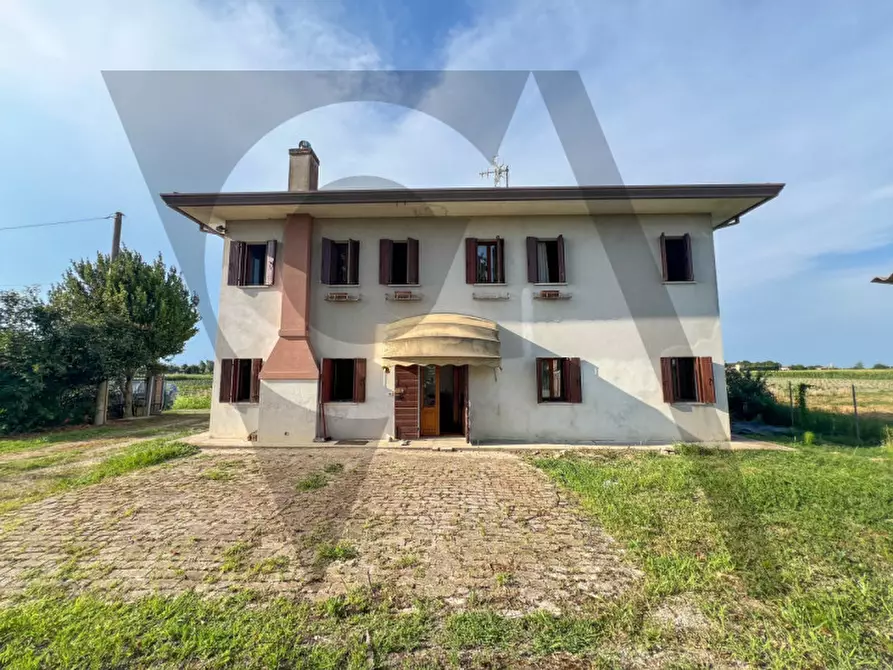 Immagine 1 di Casa indipendente in vendita  in Via Giuseppe Giusti a Correzzola