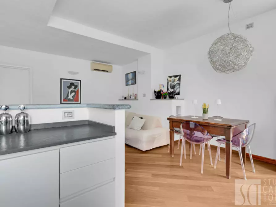 Immagine 5 di Appartamento in affitto  in Alzaia Naviglio Pavese, 8 a Milano