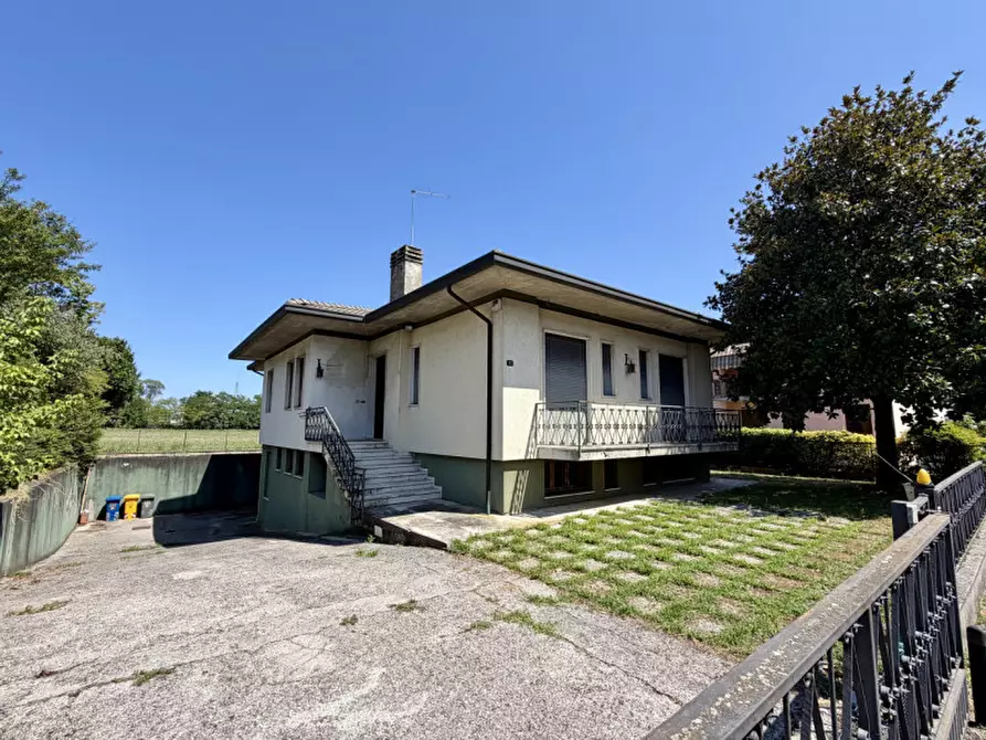 Immagine 2 di Casa indipendente in vendita  in Via San Pio X 34/a a Castelfranco Veneto