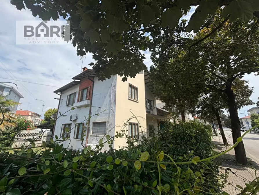 Immagine 2 di Casa indipendente in vendita  in Viale della Libertà a Pordenone