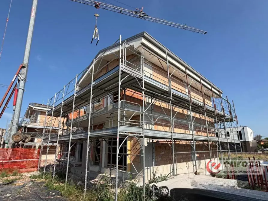 Immagine 3 di Casa bifamiliare in vendita  a Caldogno