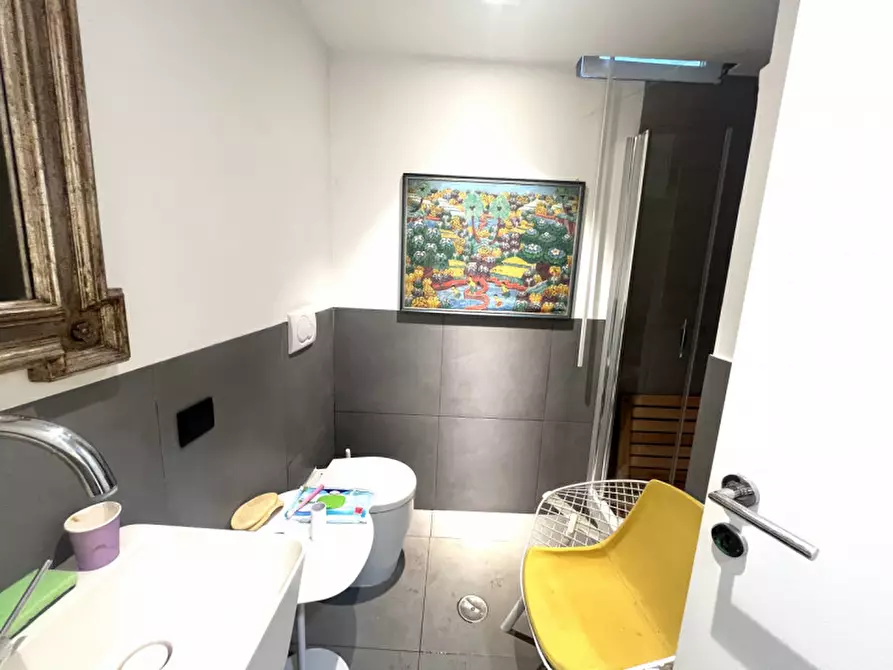Immagine 8 di Negozio in affitto  in Via Aurelia a Roma