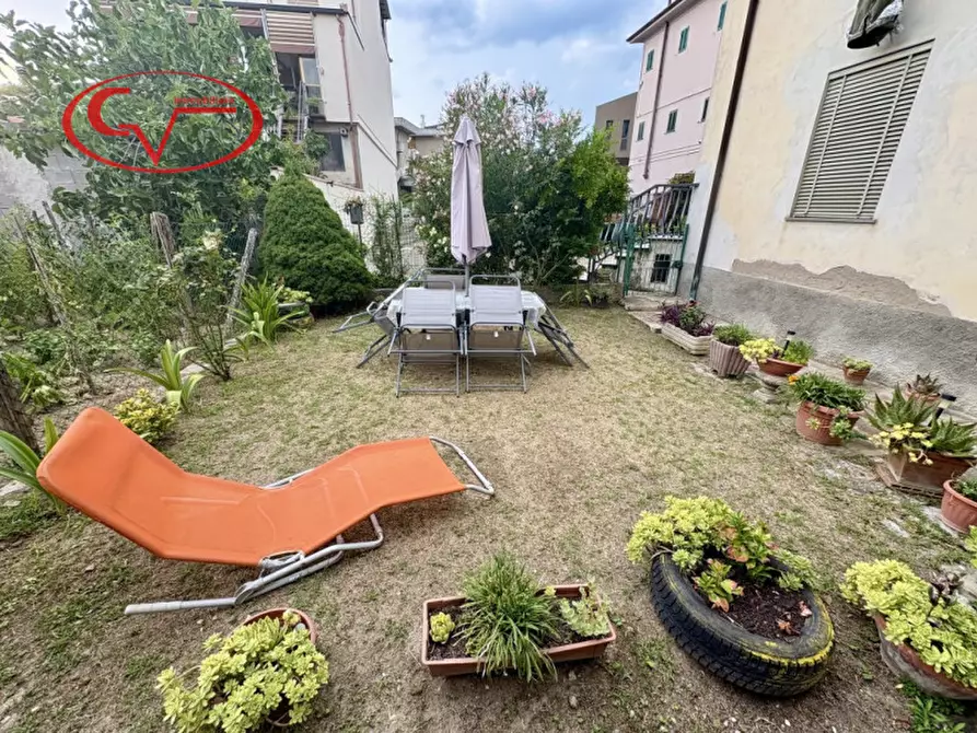 Immagine 15 di Appartamento in vendita  in Via Dante Alighieri a Terranuova Bracciolini