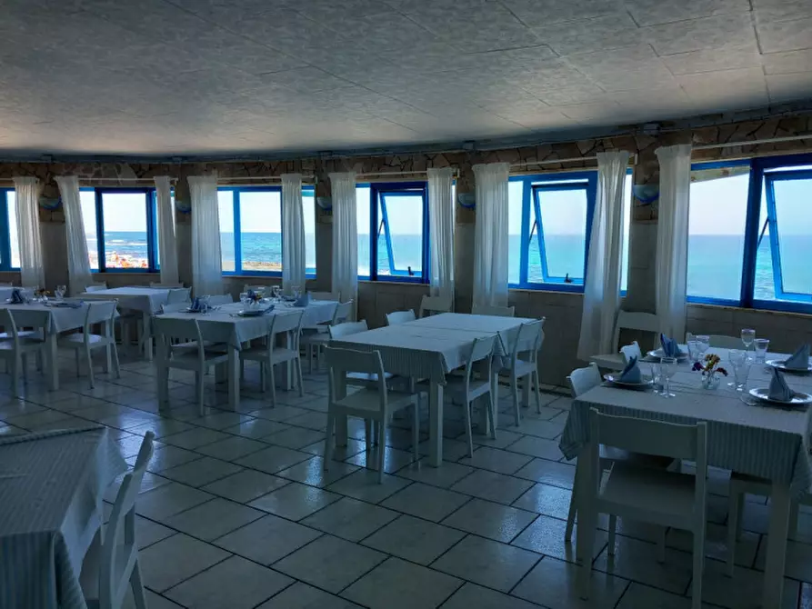 Immagine 39 di Attività commerciale in vendita  in Villanova a Ostuni