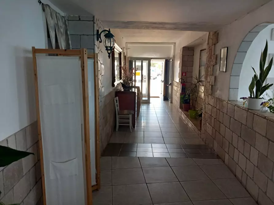 Immagine 41 di Attività commerciale in vendita  in Villanova a Ostuni