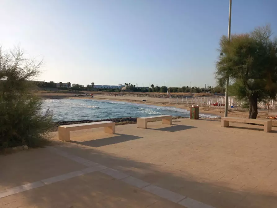 Immagine 52 di Attività commerciale in vendita  in Villanova a Ostuni