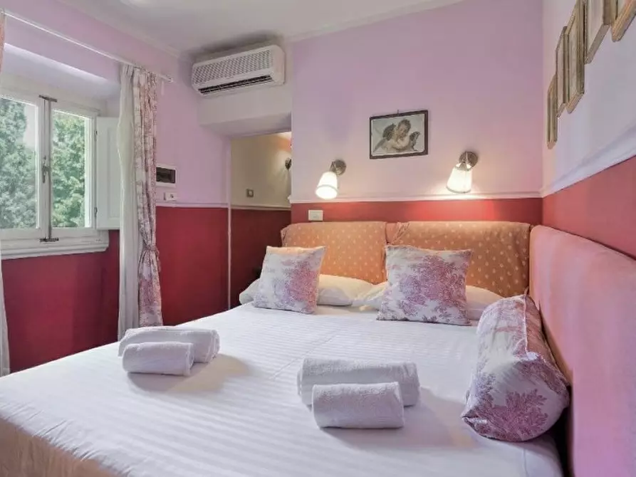 Immagine 4 di Bed & Breakfast in vendita  in VIA DEI CAPPUCCINI a Firenze