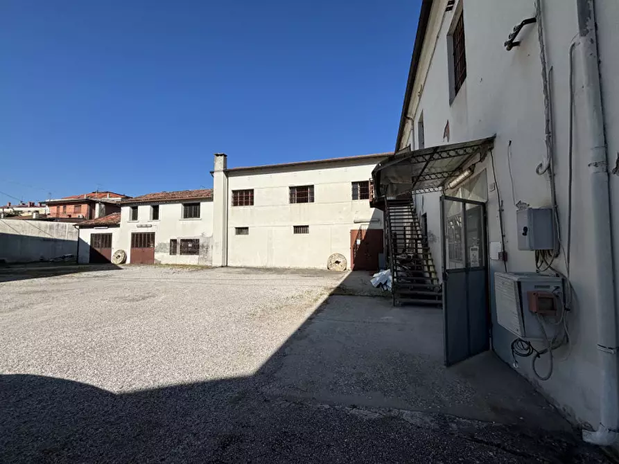 Immagine 3 di Magazzino in vendita  in Via Fossalta 11 a Conselve