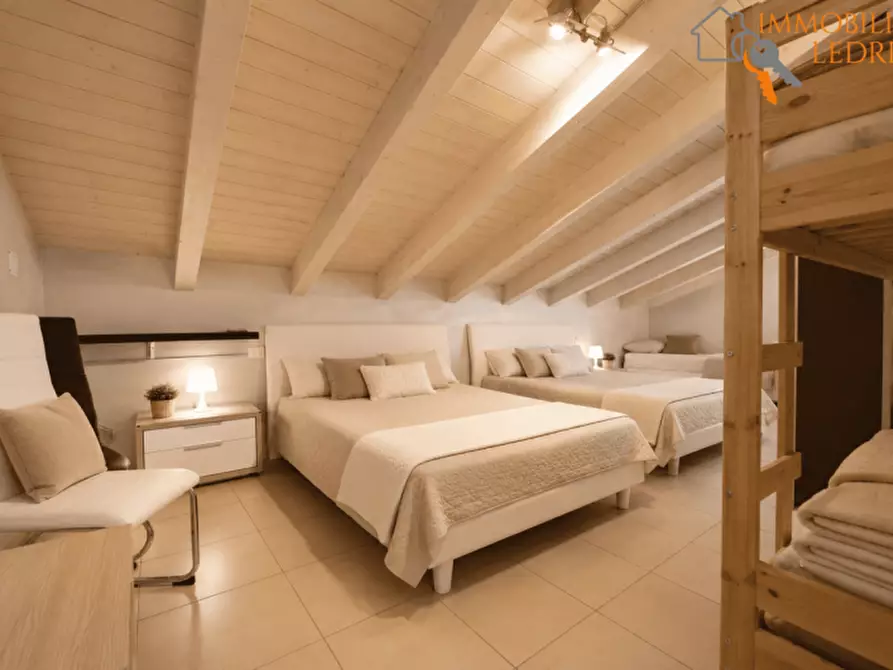 Immagine 7 di Villa in vendita  in Via Raimondo Vianello a Peschiera Del Garda