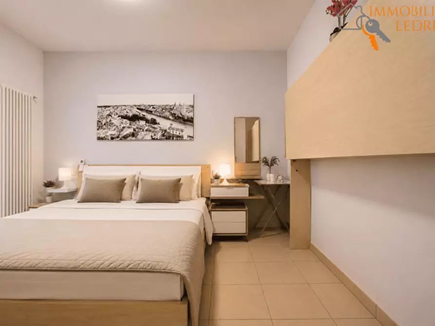 Immagine 13 di Villa in vendita  in Via Raimondo Vianello a Peschiera Del Garda