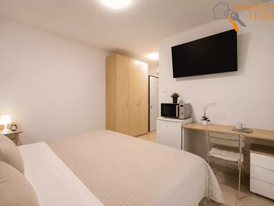 Immagine 25 di Villa in vendita  in Via Raimondo Vianello a Peschiera Del Garda
