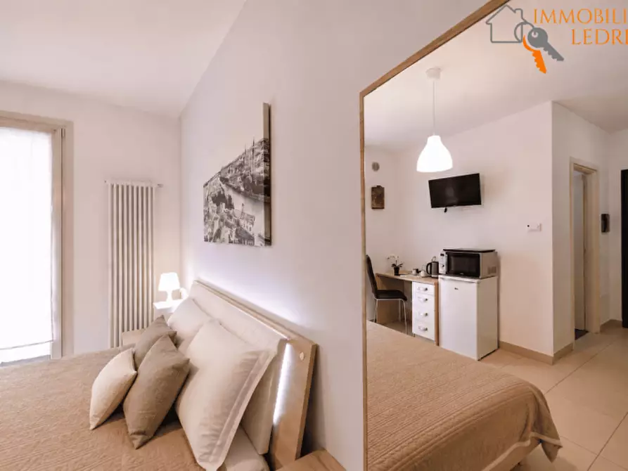 Immagine 27 di Villa in vendita  in Via Raimondo Vianello a Peschiera Del Garda