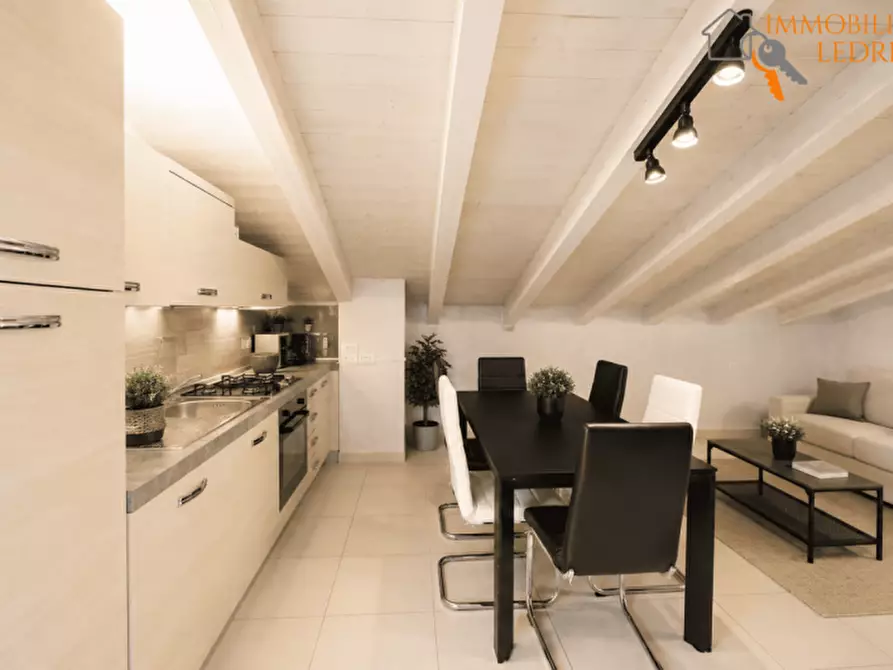 Immagine 32 di Villa in vendita  in Via Raimondo Vianello a Peschiera Del Garda
