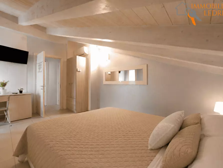 Immagine 36 di Villa in vendita  in Via Raimondo Vianello a Peschiera Del Garda