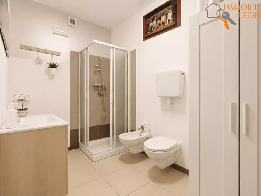 Immagine 42 di Villa in vendita  in Via Raimondo Vianello a Peschiera Del Garda