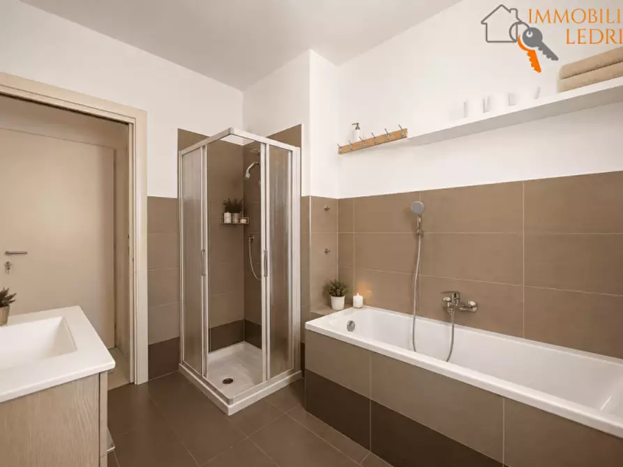 Immagine 48 di Villa in vendita  in Via Raimondo Vianello a Peschiera Del Garda