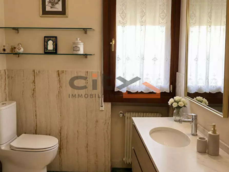 Immagine 12 di Appartamento in vendita  a Bassano Del Grappa
