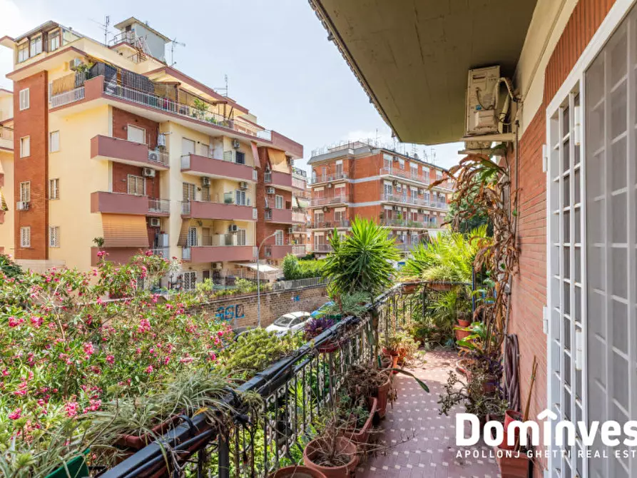 Immagine 11 di Appartamento in vendita  in Via Adolfo Albertazzi a Roma